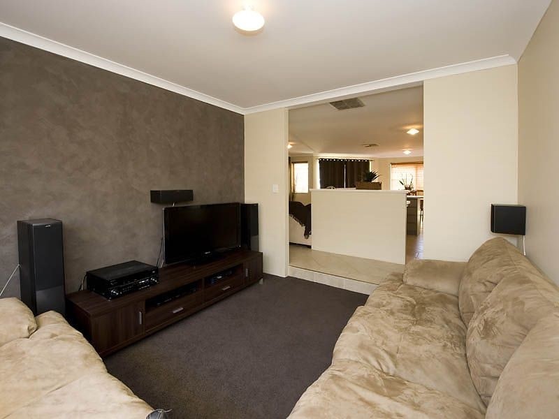 26 Fortescue Bend, Gosnells WA 6110