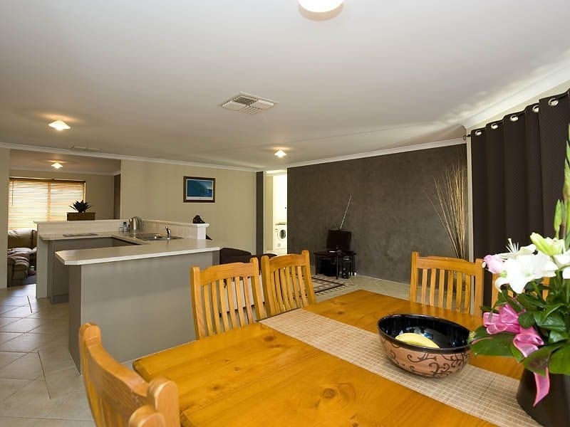 26 Fortescue Bend, Gosnells WA 6110