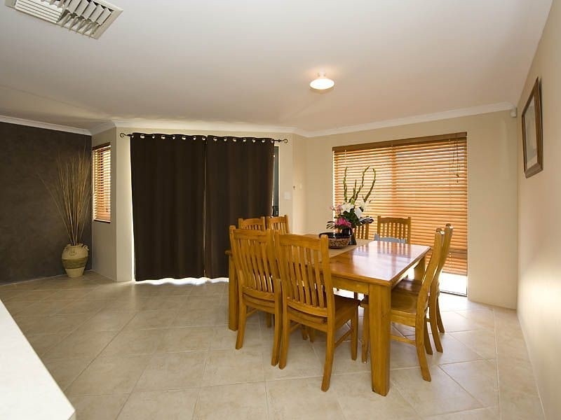 26 Fortescue Bend, Gosnells WA 6110