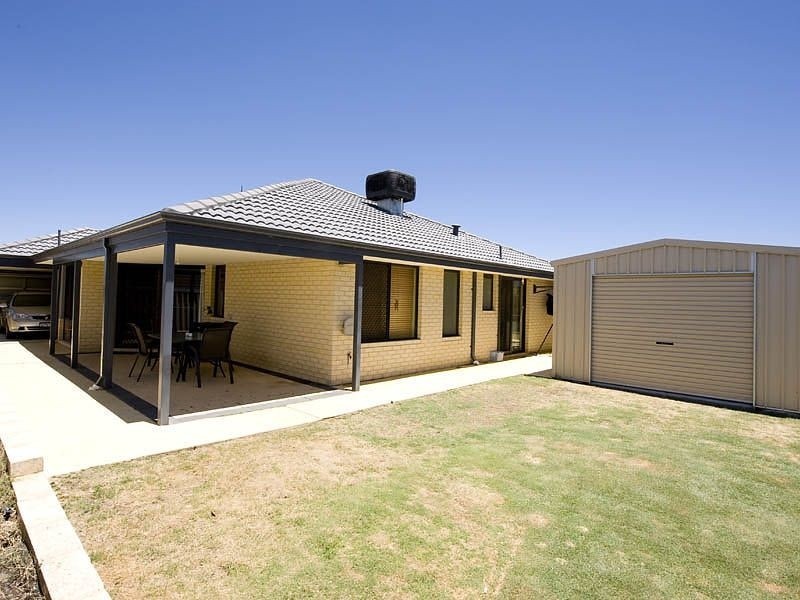 26 Fortescue Bend, Gosnells WA 6110