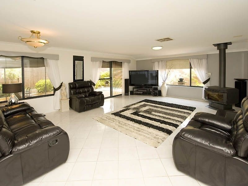 1 Windich Lane, Canning Vale WA 6155