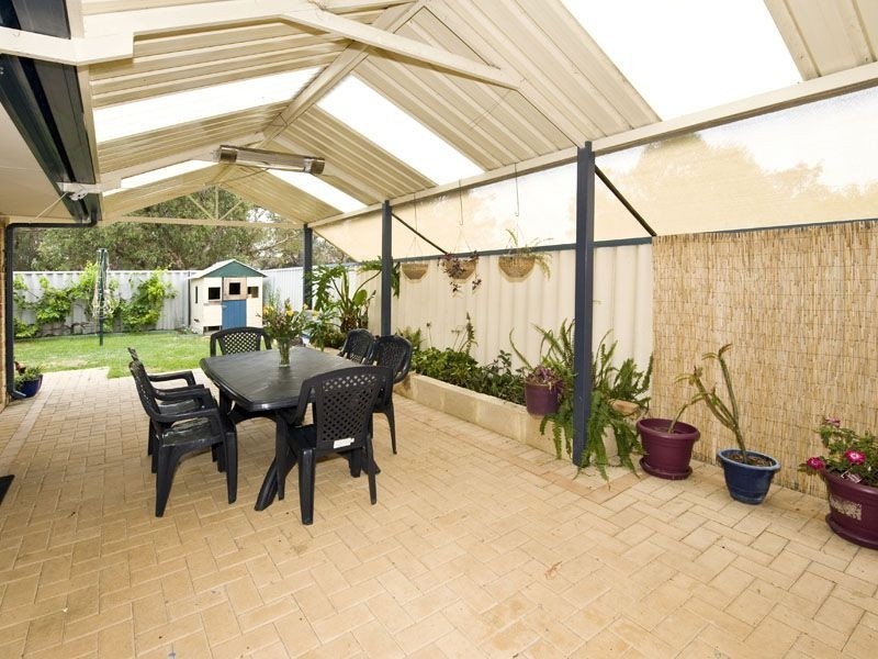 36 Salesian Court, Queens Park WA 6107