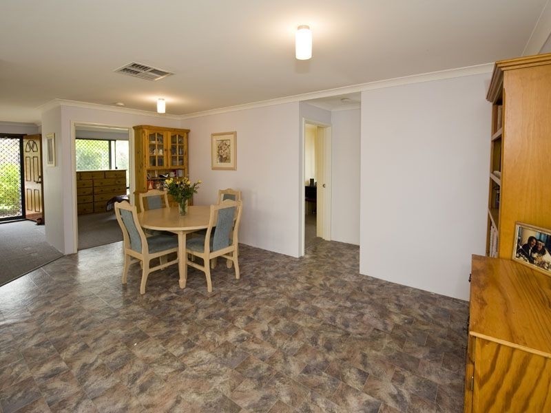 36 Salesian Court, Queens Park WA 6107