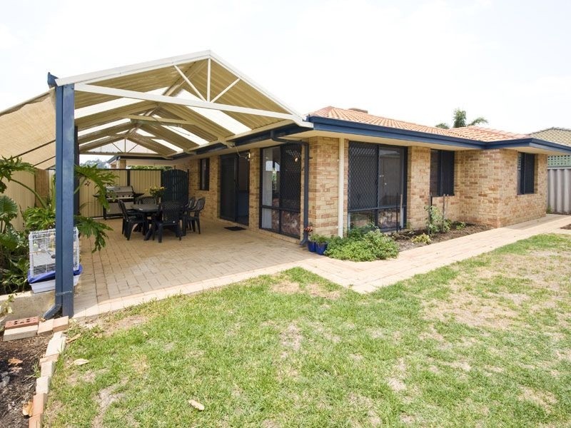 36 Salesian Court, Queens Park WA 6107