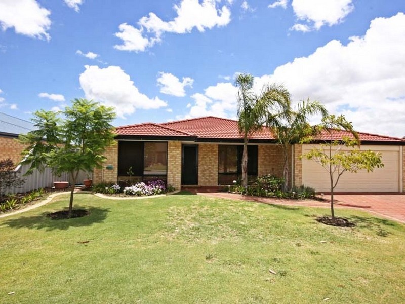 33 Cardiff Loop, Huntingdale WA 6110