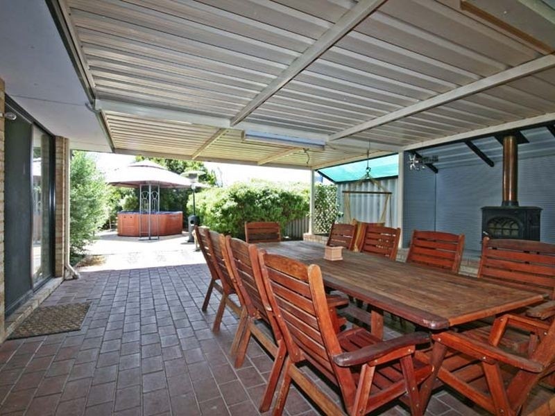 33 Cardiff Loop, Huntingdale WA 6110