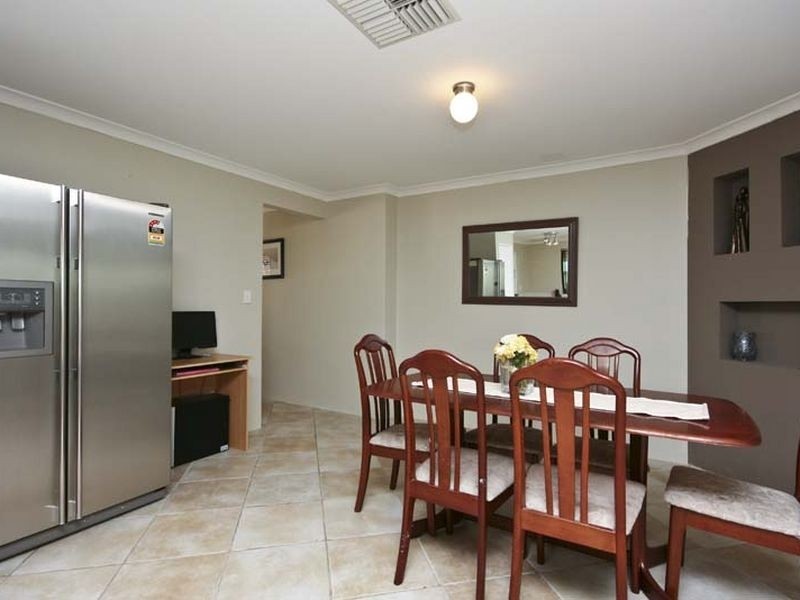33 Cardiff Loop, Huntingdale WA 6110