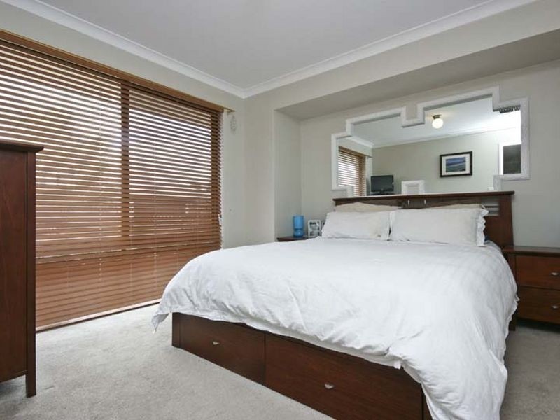 33 Cardiff Loop, Huntingdale WA 6110