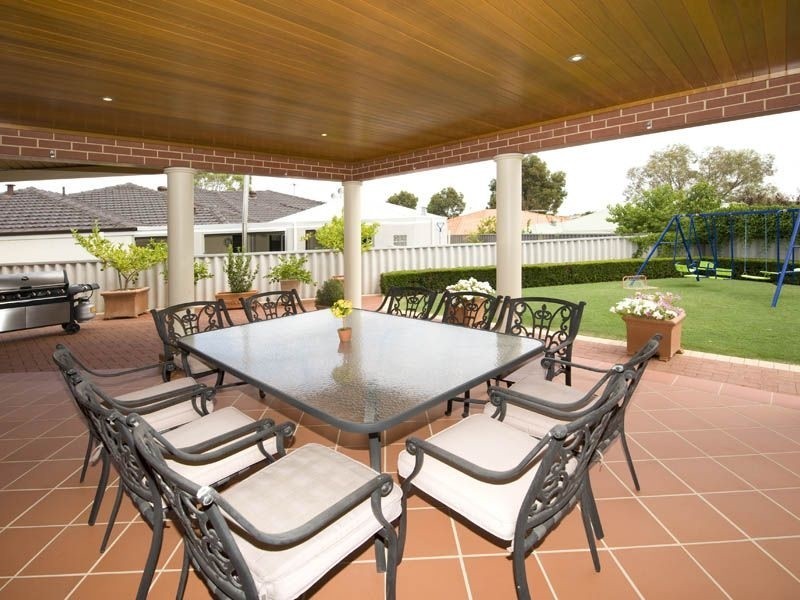 11 Santalum Retreat, Canning Vale WA 6155