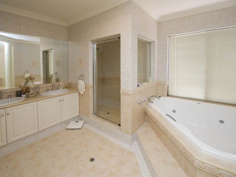 11 Santalum Retreat, Canning Vale WA 6155