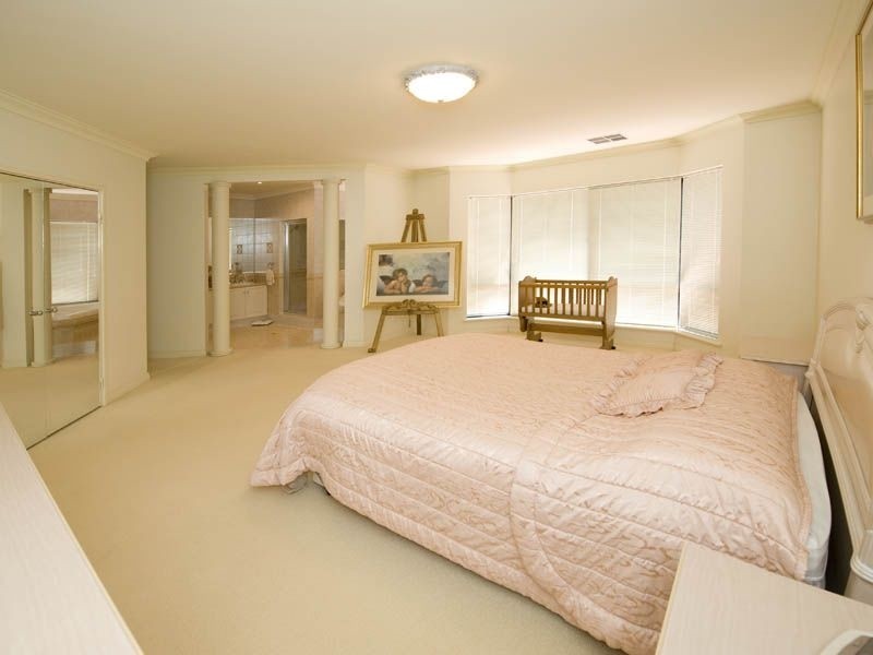 11 Santalum Retreat, Canning Vale WA 6155