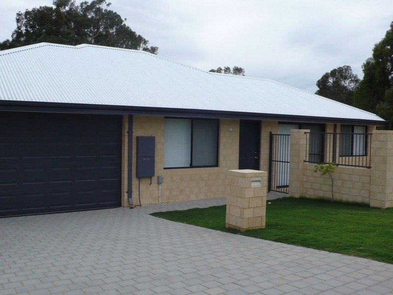 1/142 Owtram Street, Armadale WA 6112