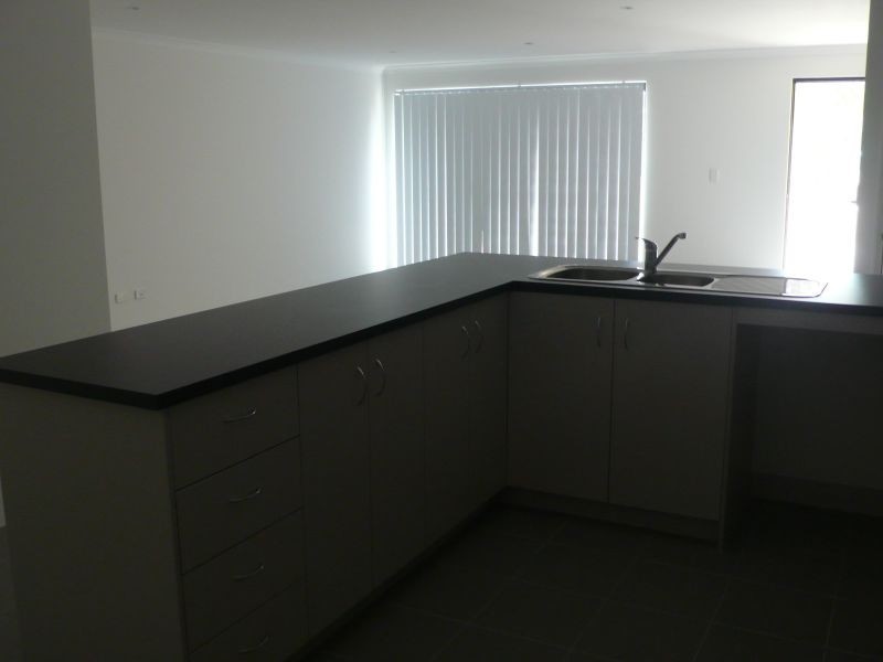 3/142 Owtram Street, Armadale WA 6112