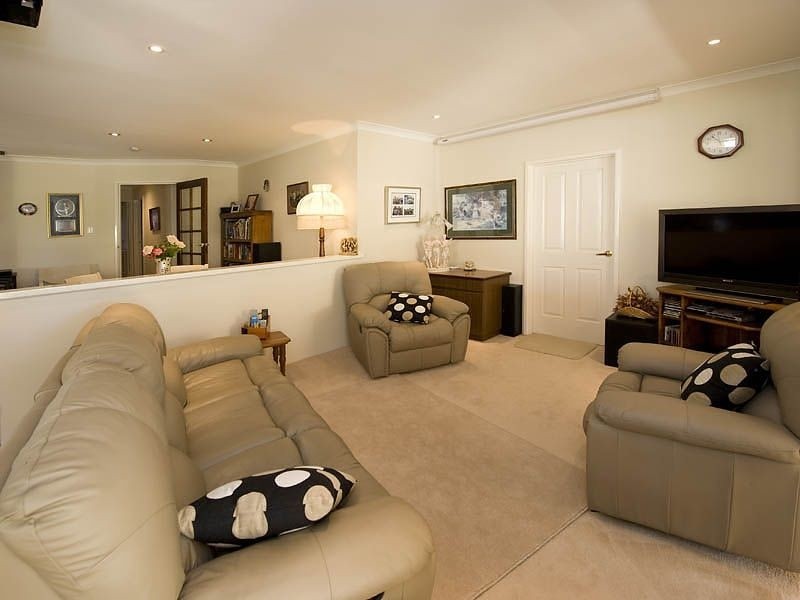 17 Chivalry Way, Thornlie WA 6108