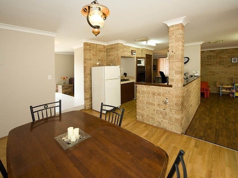 6 Yampi Court, Huntingdale WA 6110