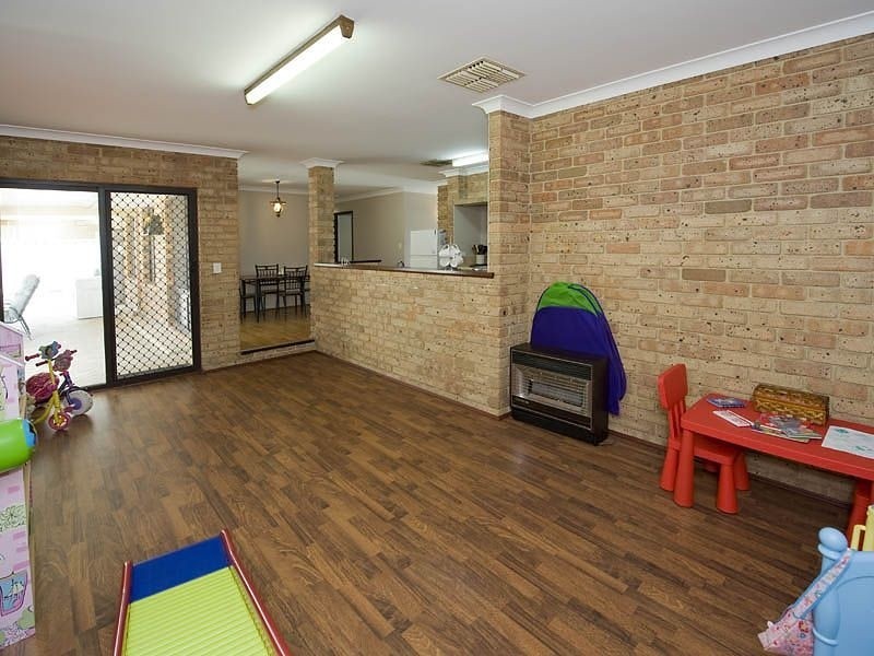 6 Yampi Court, Huntingdale WA 6110