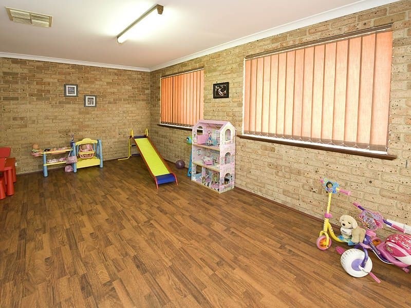 6 Yampi Court, Huntingdale WA 6110