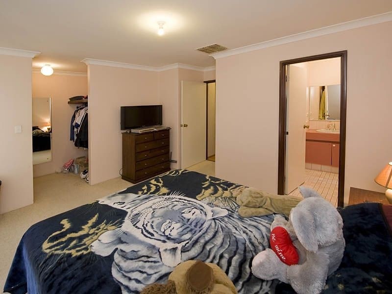 6 Yampi Court, Huntingdale WA 6110