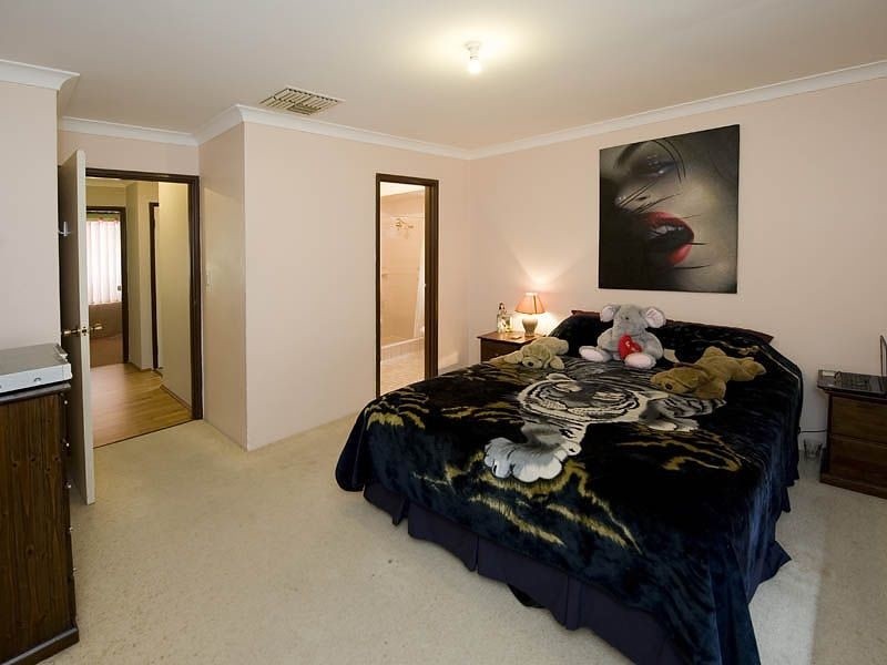 6 Yampi Court, Huntingdale WA 6110