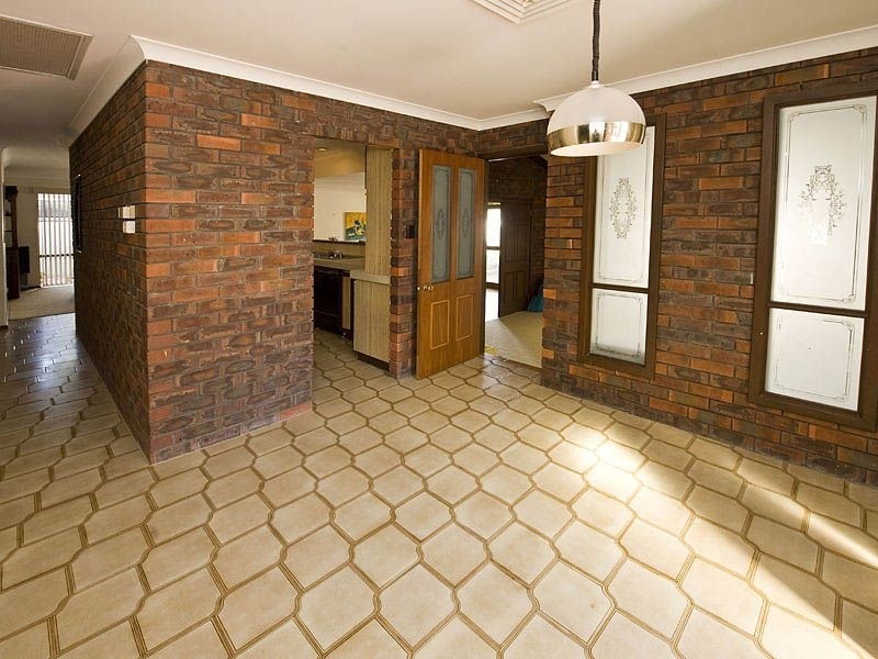 53 Grenadier Drive, Thornlie WA 6108