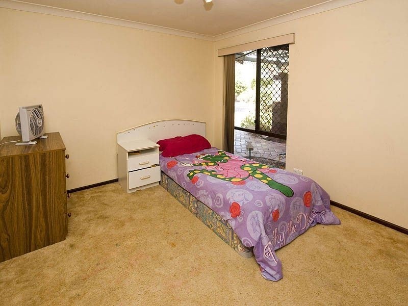 53 Grenadier Drive, Thornlie WA 6108