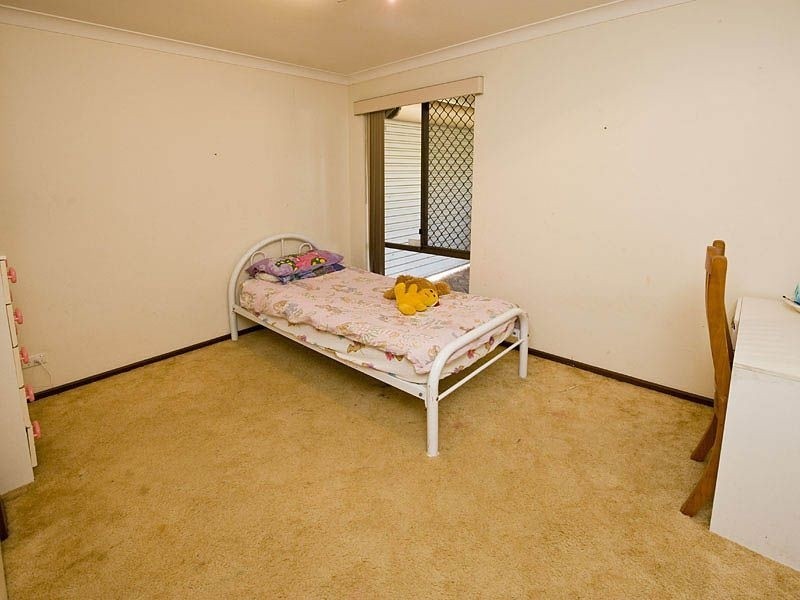 53 Grenadier Drive, Thornlie WA 6108