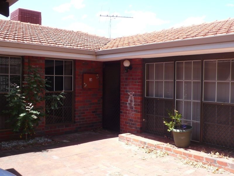 81 Glyndebourne Avenue, Thornlie WA 6108