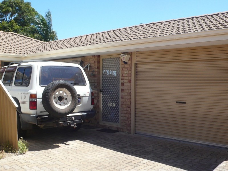 7/208 Burslem Drive, Maddington WA 6109