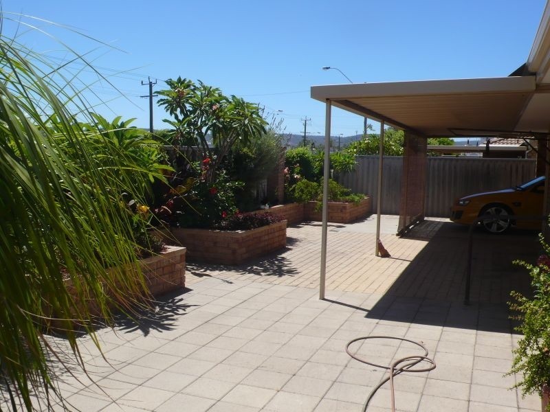 7/208 Burslem Drive, Maddington WA 6109