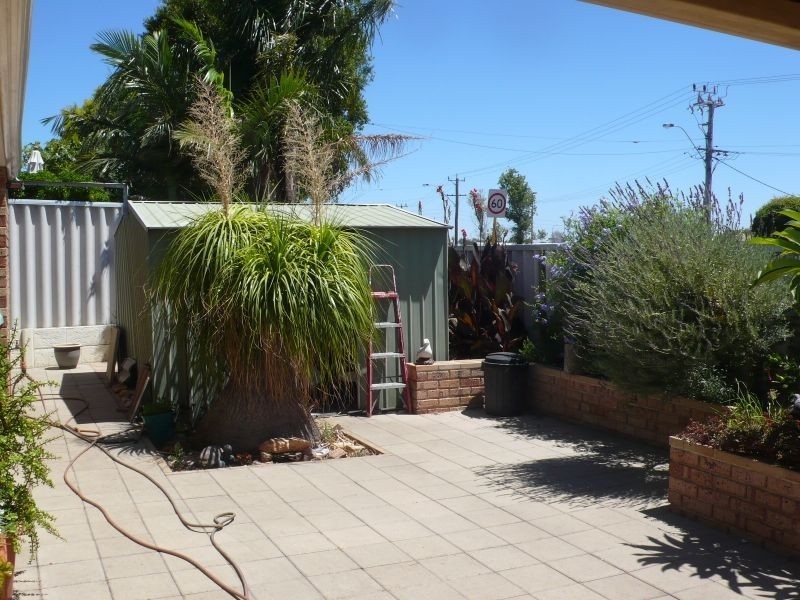 7/208 Burslem Drive, Maddington WA 6109