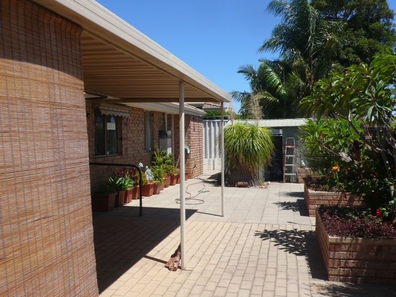 7/208 Burslem Drive, Maddington WA 6109