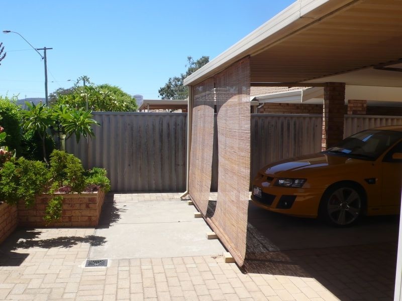 7/208 Burslem Drive, Maddington WA 6109