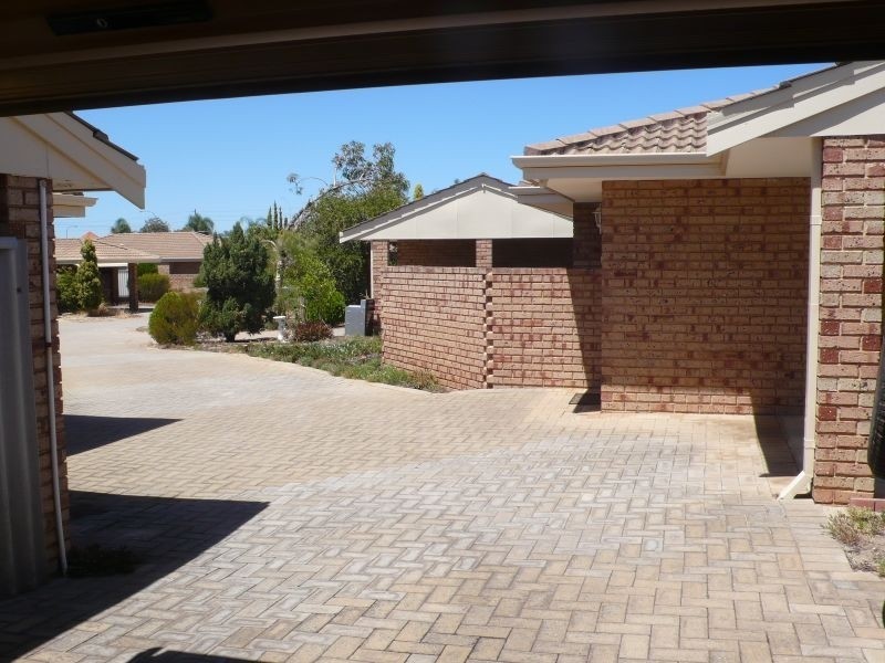 7/208 Burslem Drive, Maddington WA 6109