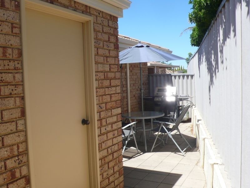 7/208 Burslem Drive, Maddington WA 6109