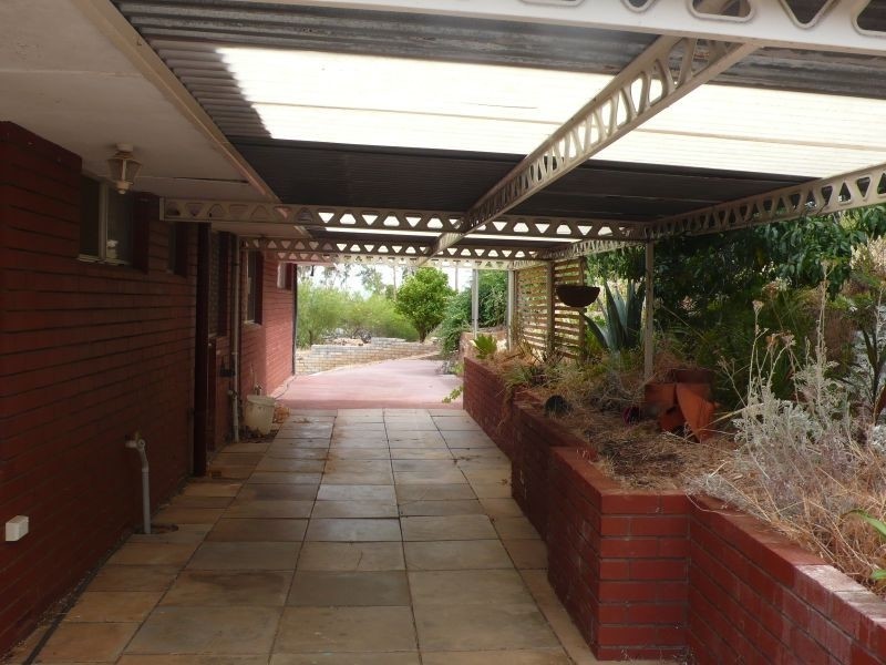 20 Milleara Road, Martin WA 6110