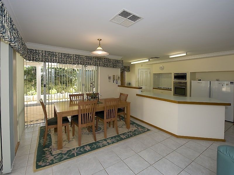 26 Irian Grove, Riverton WA 6148