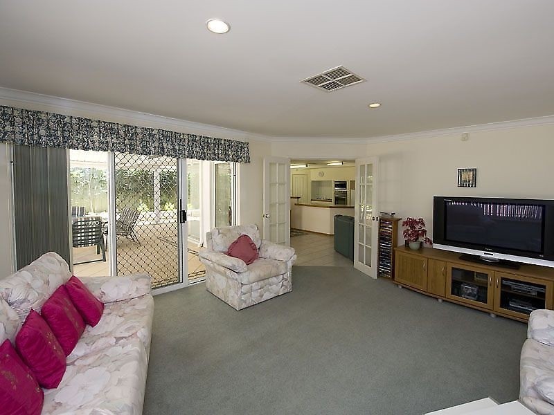 26 Irian Grove, Riverton WA 6148