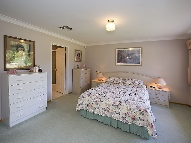 26 Irian Grove, Riverton WA 6148