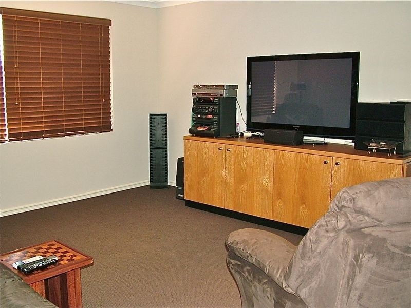 9 Tenterfield Green, Harrisdale WA 6112