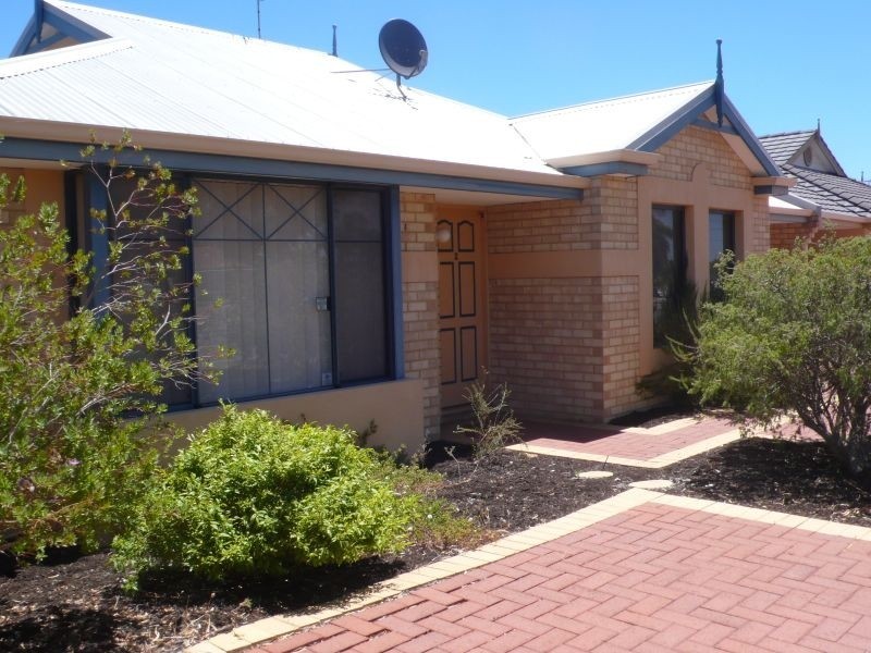 2/211 Brixton Street, Kenwick WA 6107