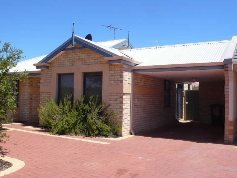 2/211 Brixton Street, Kenwick WA 6107