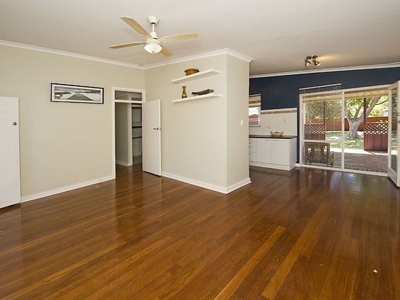 9 Stephenson Road, Gosnells WA 6110