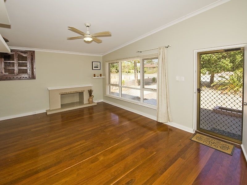9 Stephenson Road, Gosnells WA 6110