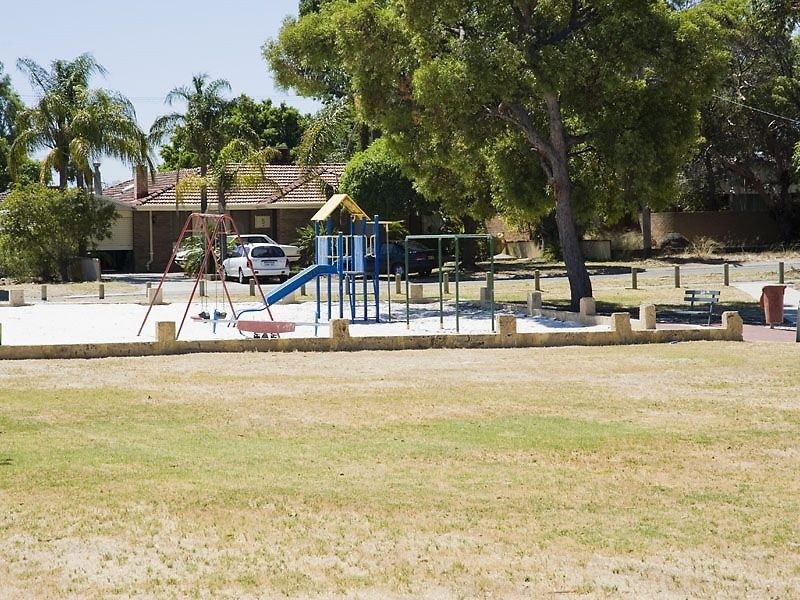 9 Stephenson Road, Gosnells WA 6110