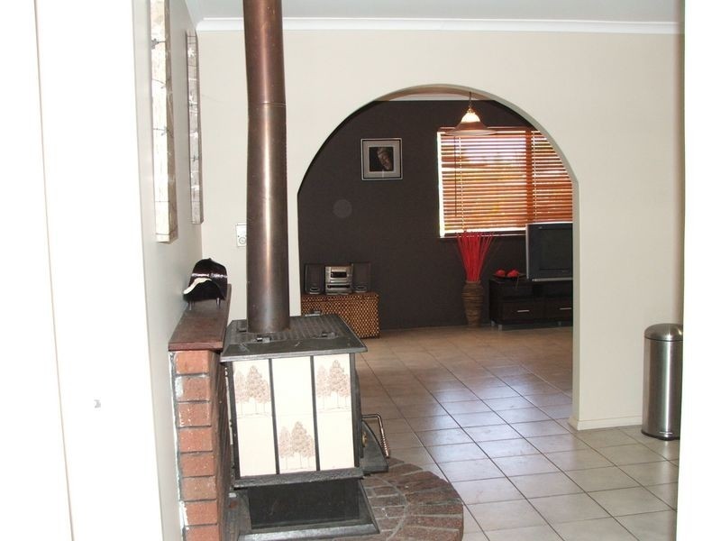 25 McNamara Drive, Thornlie WA 6108