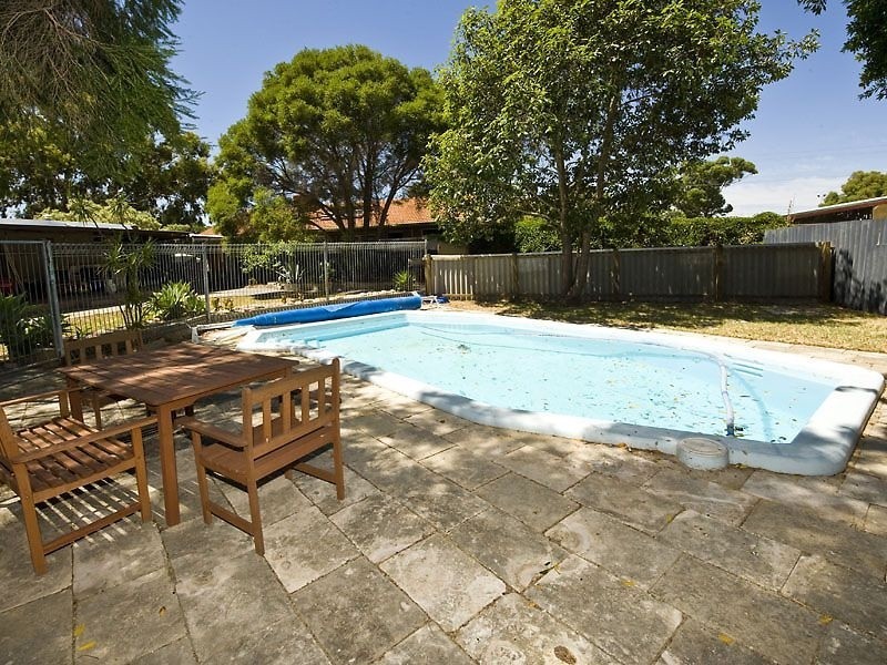 4 Lydden Street, Maddington WA 6109