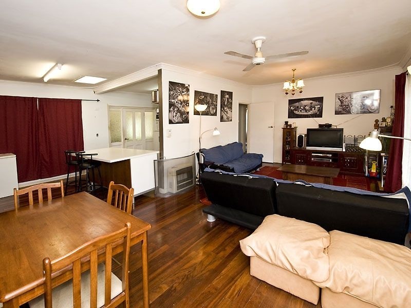 4 Lydden Street, Maddington WA 6109