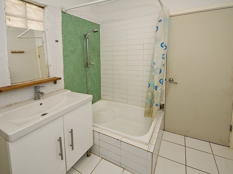 4 Lydden Street, Maddington WA 6109