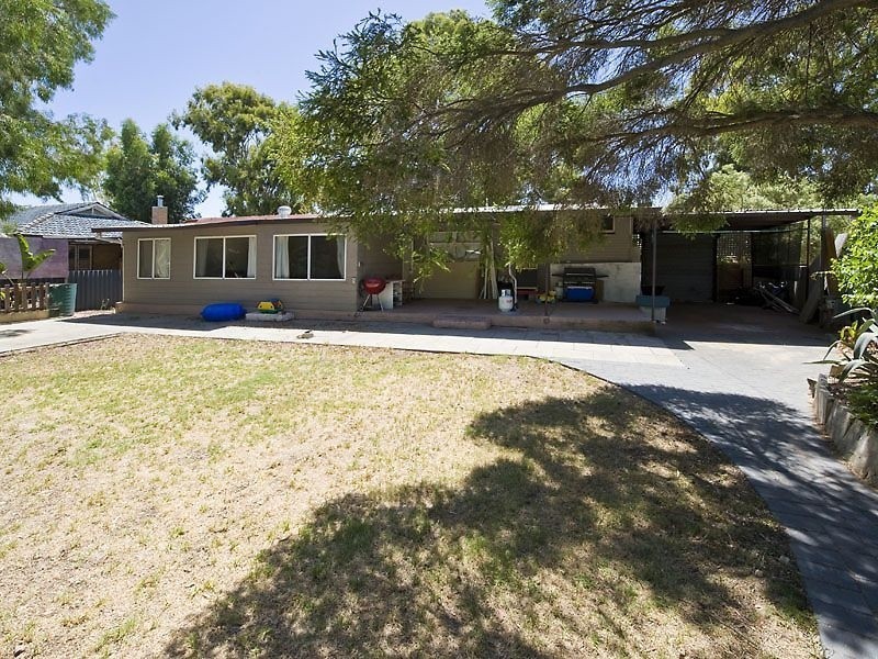 4 Lydden Street, Maddington WA 6109