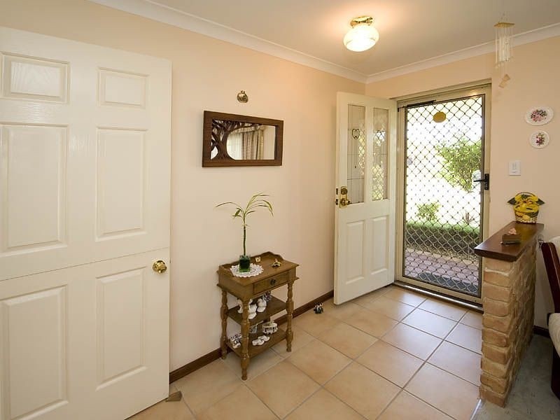 8 Wisteria Place, Thornlie WA 6108